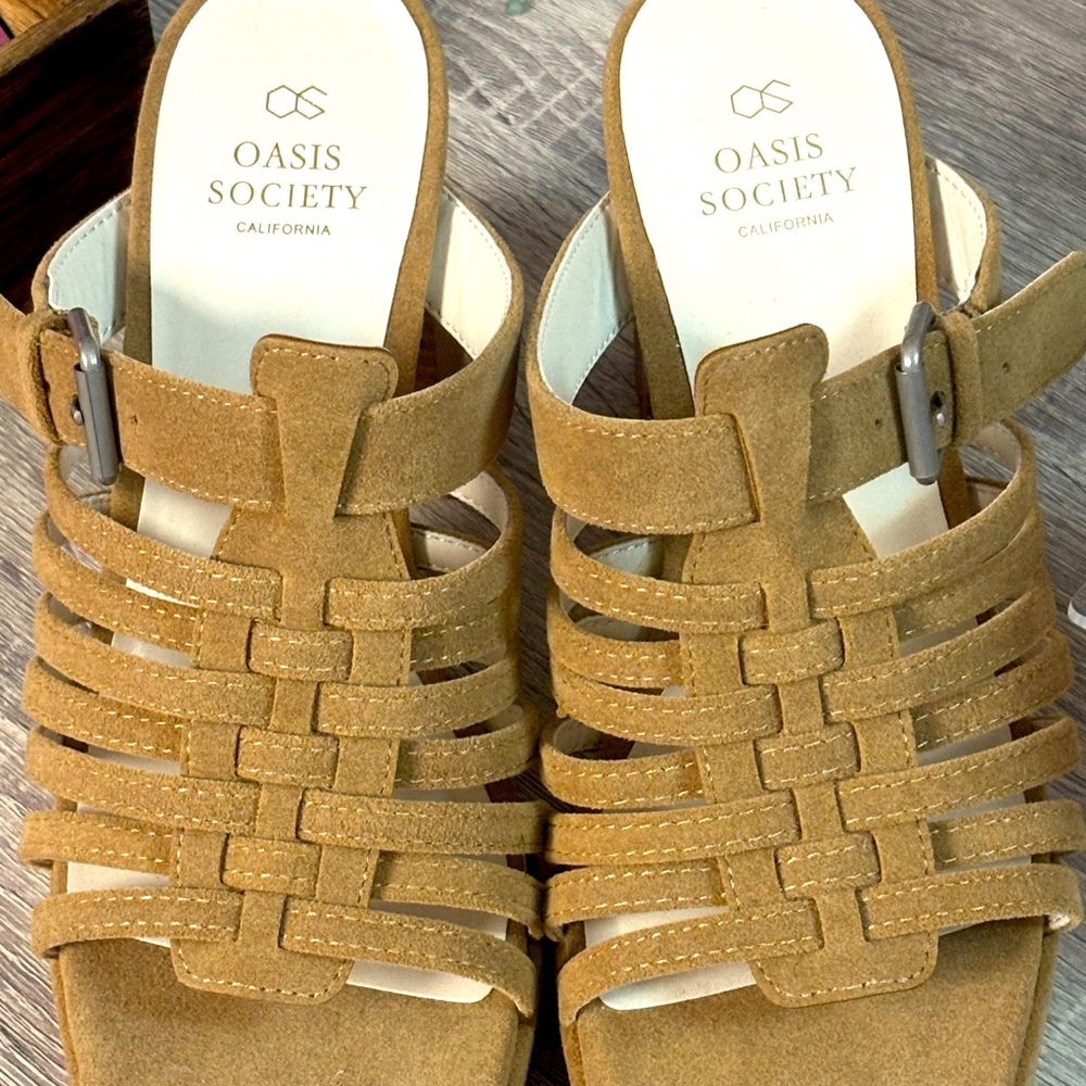 Brand Oasis Society, tan, sizes 8 & 8.5